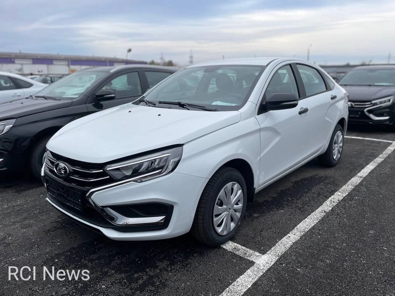 В сети показали самую дешевую LADA Vesta с автоматом