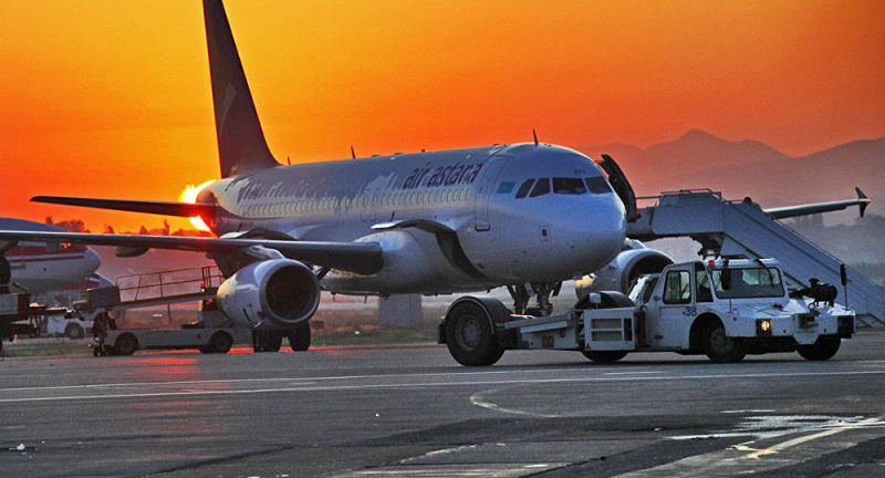 Казахстан приостанавливает возобновление авиасообщений со странами