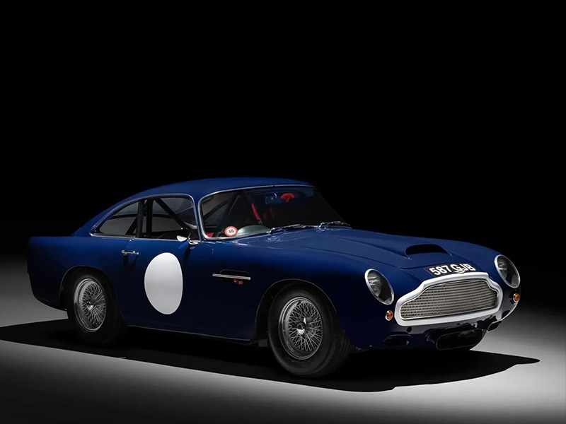 В сети продают классический гоночный Aston Martin DB4