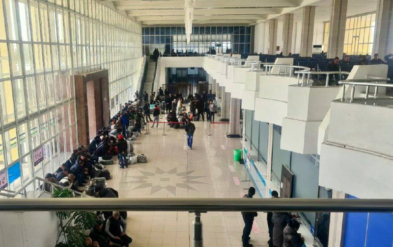 В аэропорту Карши пассажиры прибыли на несуществующий рейс