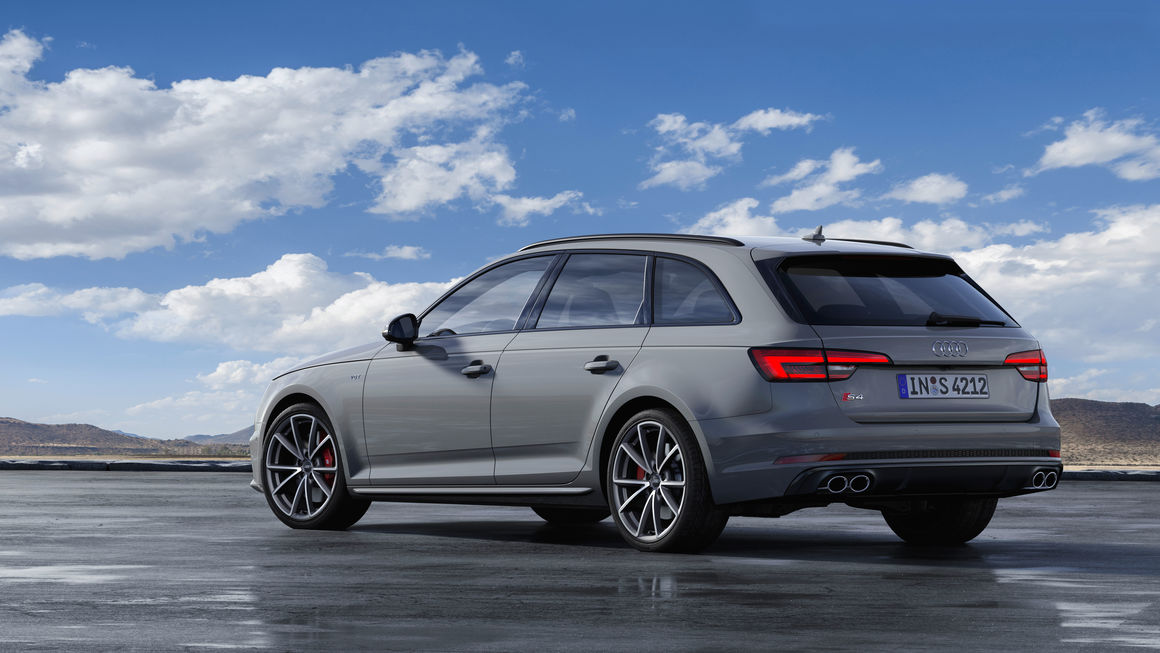 Опубликованы первые снимки Audi A4 Avant 2024