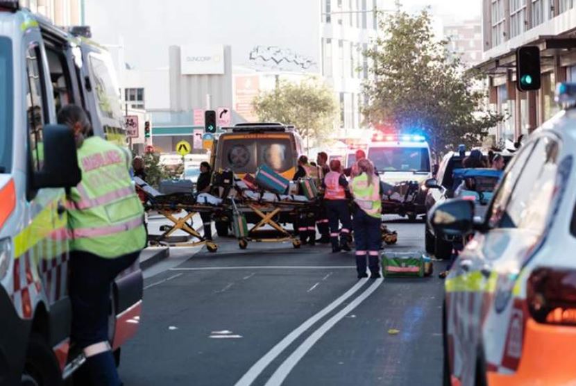 В Сиднее на посетителей ТЦ напали с ножом: несколько человек погибли
