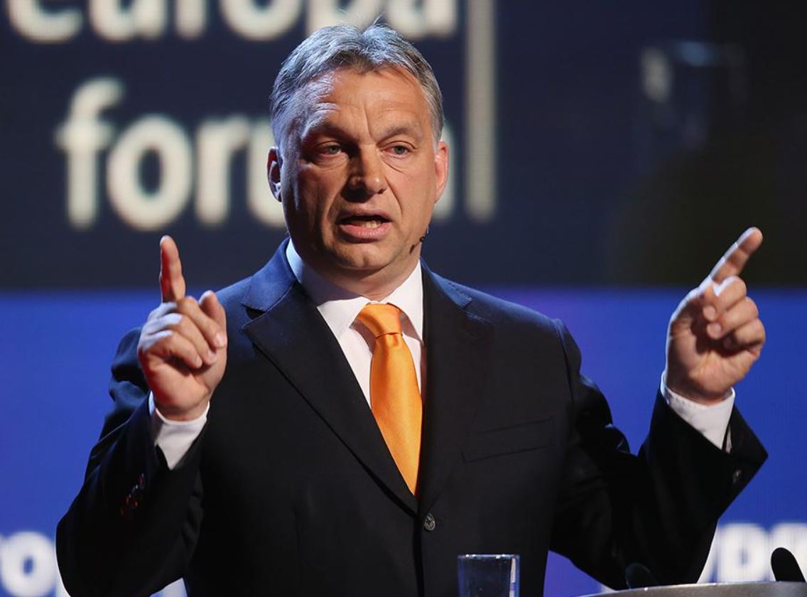 Премьер Венгрии заявил, что страна хочет помешать Европе вступить в войну с Россией