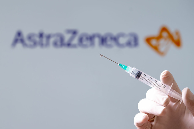 Решение о продолжении применения вакцины AstraZeneca примут после заключения ВОЗ