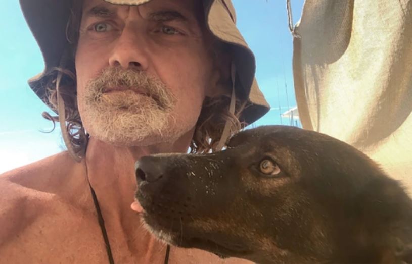 Моряка с собакой спасли после трех месяцев дрейфа в Тихом океане (видео)