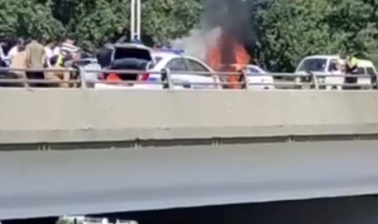 На мосту «Новза» загорелся автомобиль ДПС — видео
