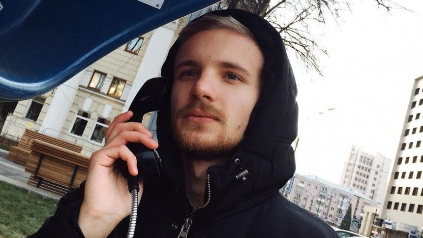 Блогера Бородатого Дена избили полицейские и заставили перевести деньги – видео