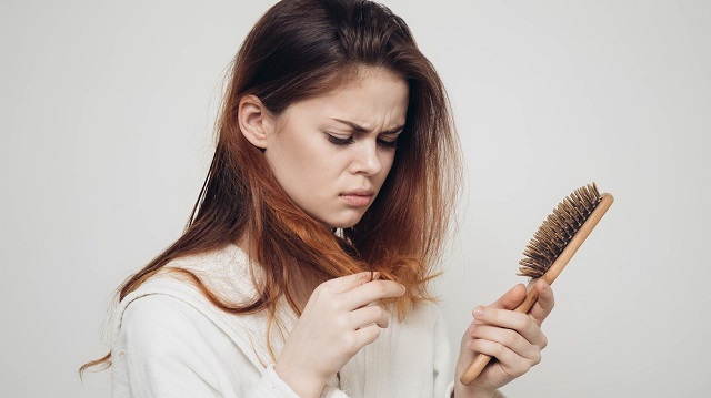 О каких 5 заболеваниях может говорить состояние волос и кожи головы?