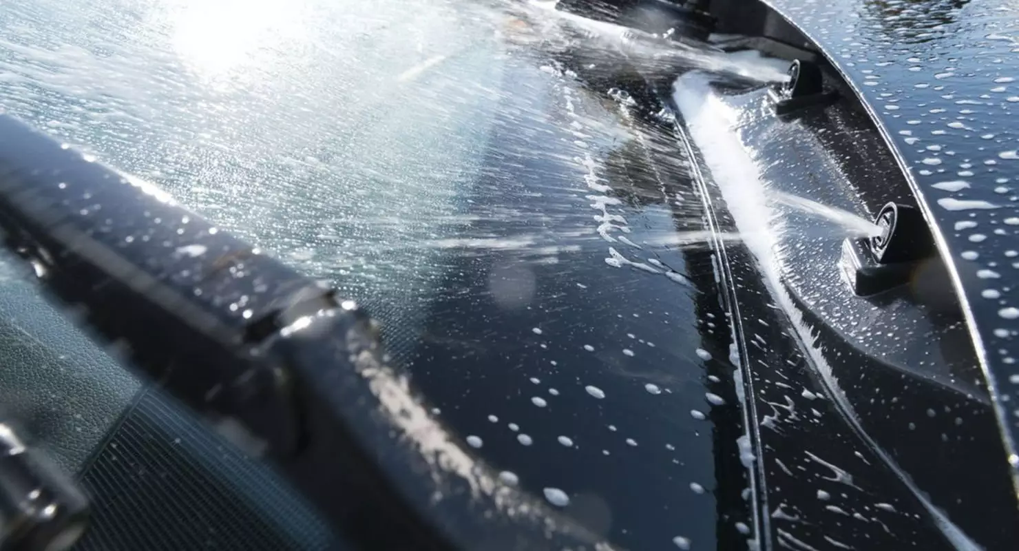 Почему могут перестать работать омыватели стекла автомобиля?