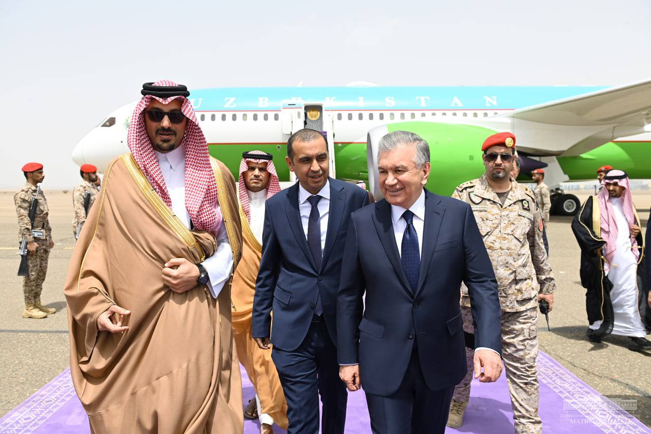 Президент прибыл в Саудовскую Аравию — видео