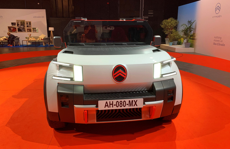 Citroën и BASF презентовали картонный автомобиль Oli