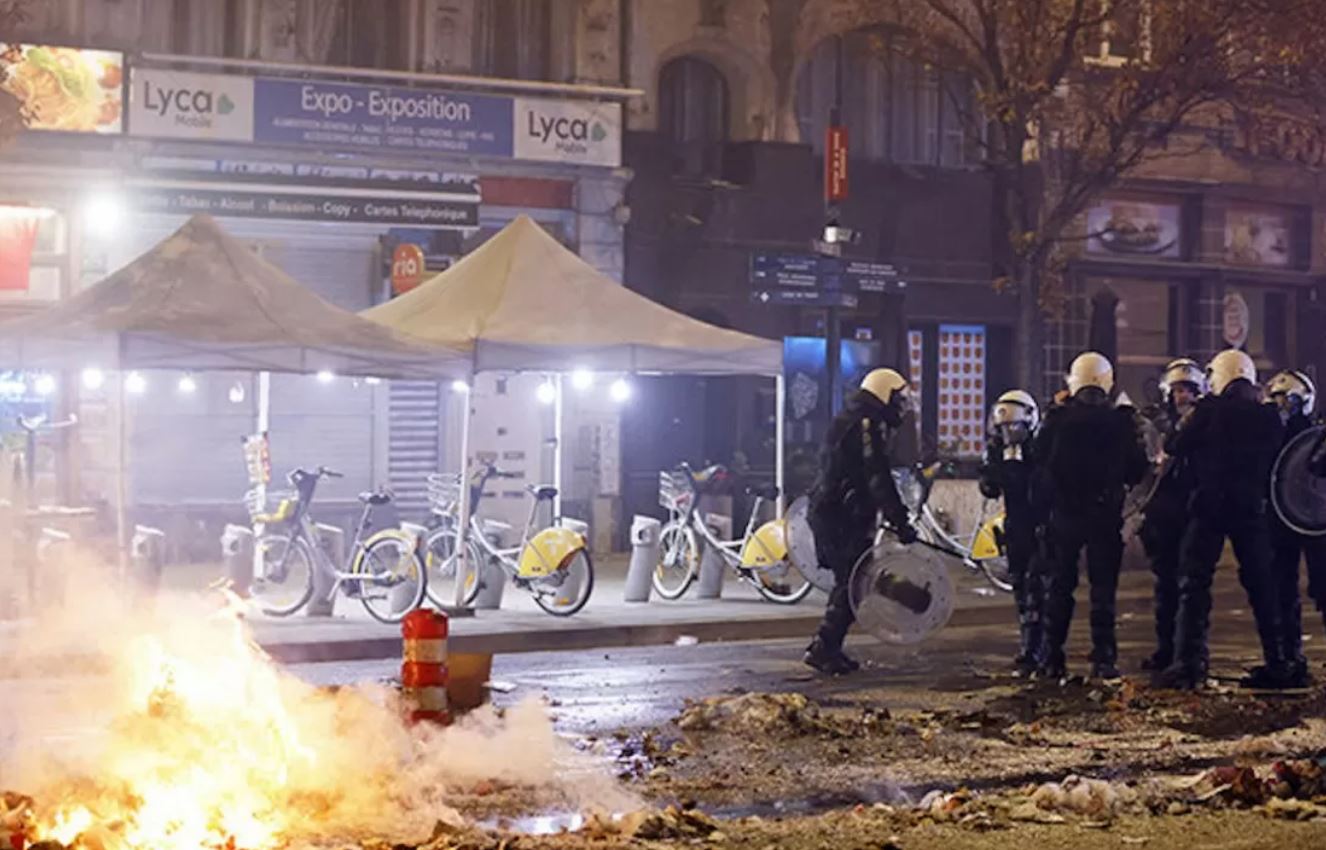 Во Франции задержали более 200 человек, учинивших беспорядки после финала ЧМ — видео