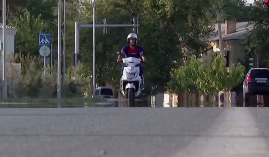 В Сурхандарье фельдшеры «скорой» начали выезжать к пациентам на скутерах (видео)