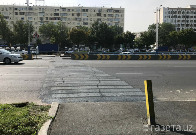 В Ташкенте вместо установки светофоров решили убрать переход возле Олий Мажлиса