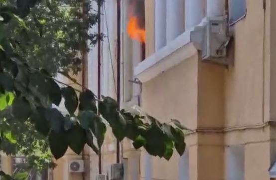 В Ташкенте произошел пожар в школе (видео)