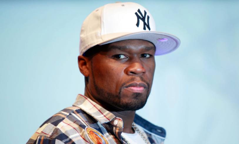 Рэпер 50 Cent кинул микрофон в фанатку и нанес ей травму