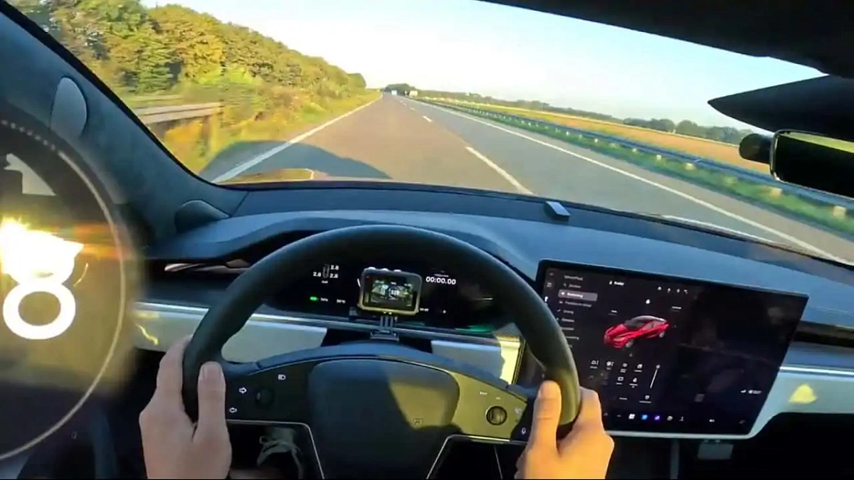 Водитель разогнал свой Tesla Model S Plaid до 328 км/ч
