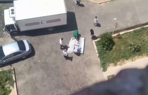 В Чирчике молодой парень покончил с собой, сбросившись с восьмого этажа (видео 18+)