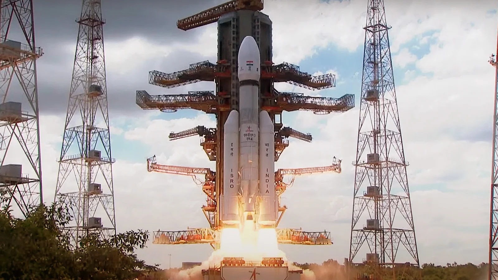 Индийская станция «Чандраян-3» успешно приземлилась на поверхность Луны (видео)