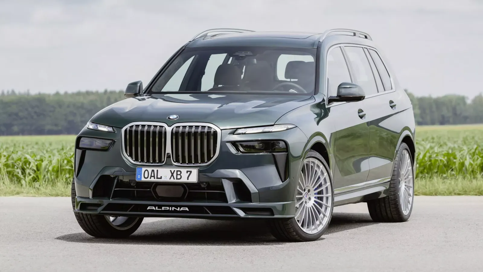 Alpina презентовала улучшенную версию BMW XB7 Manufaktur