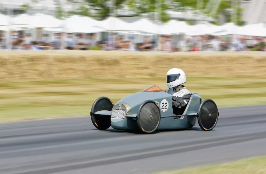 Rolls-Royce презентовал свои первые гоночные авто