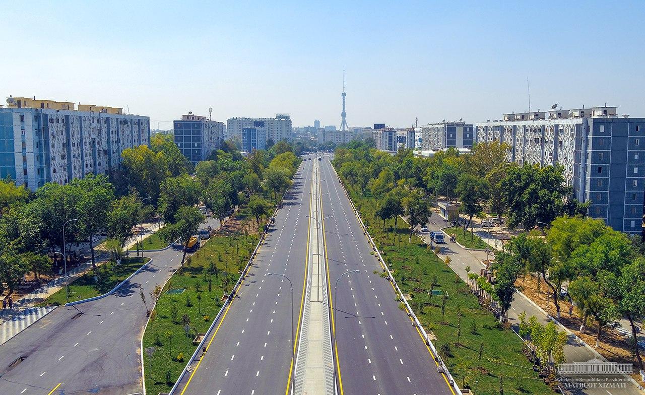 Дорога на улице Ахмада Дониша в Ташкенте стала шире и будет пропускать до 60 тысяч автомобилей в день