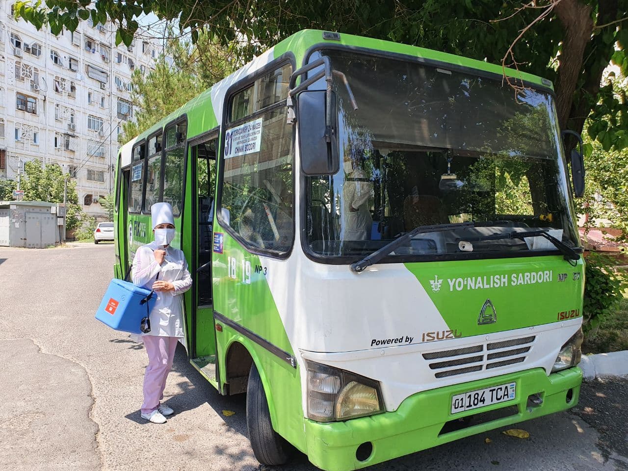 В Узбекистане специальные мобильные бригады в автобусах будут вакцинировать в местах массового скопления людей
