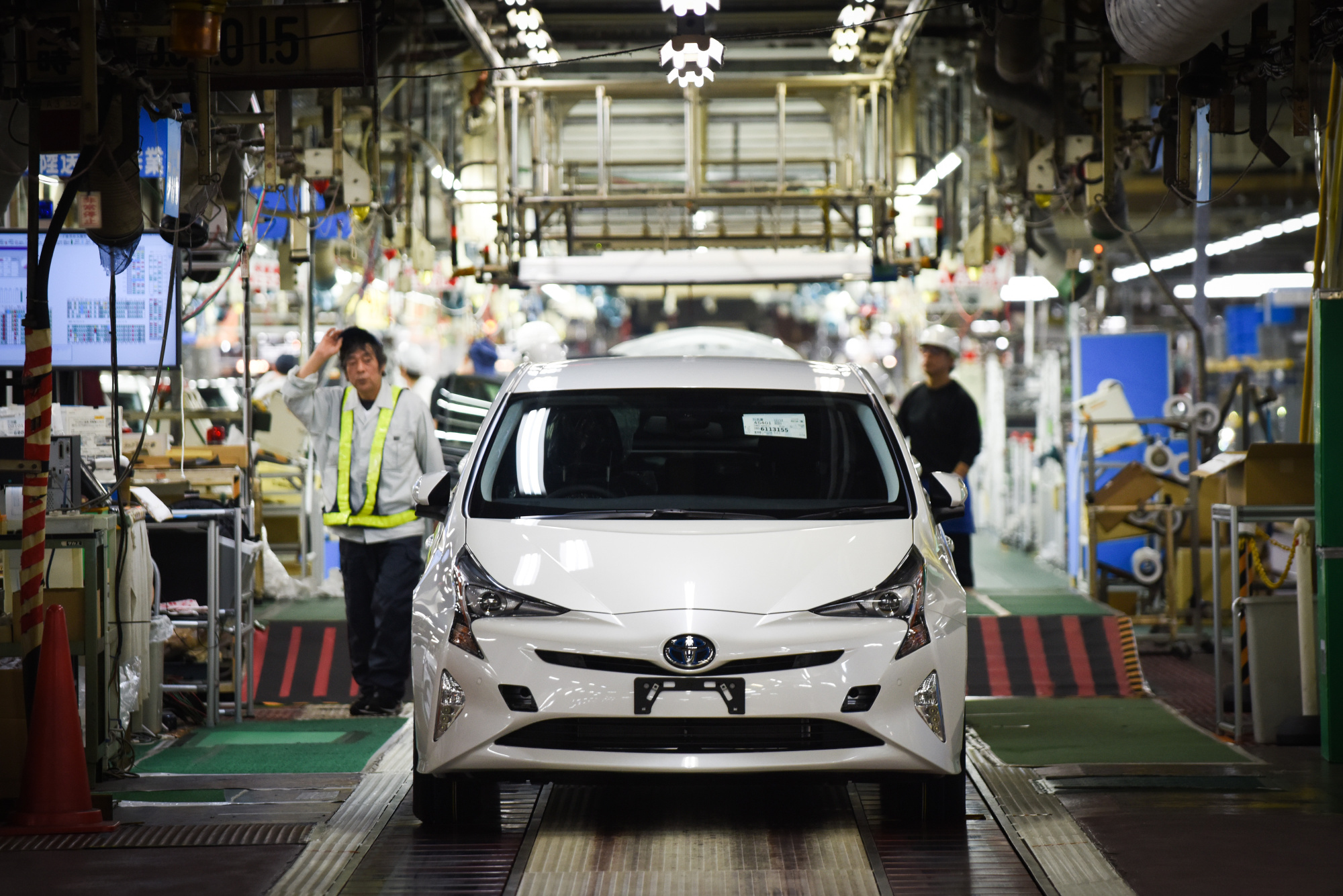 Toyota приостановила работу на всех заводах в Японии