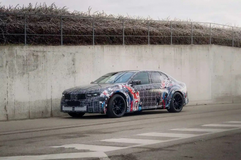 В сети показали новую BMW M3 без огромных «ноздрей»