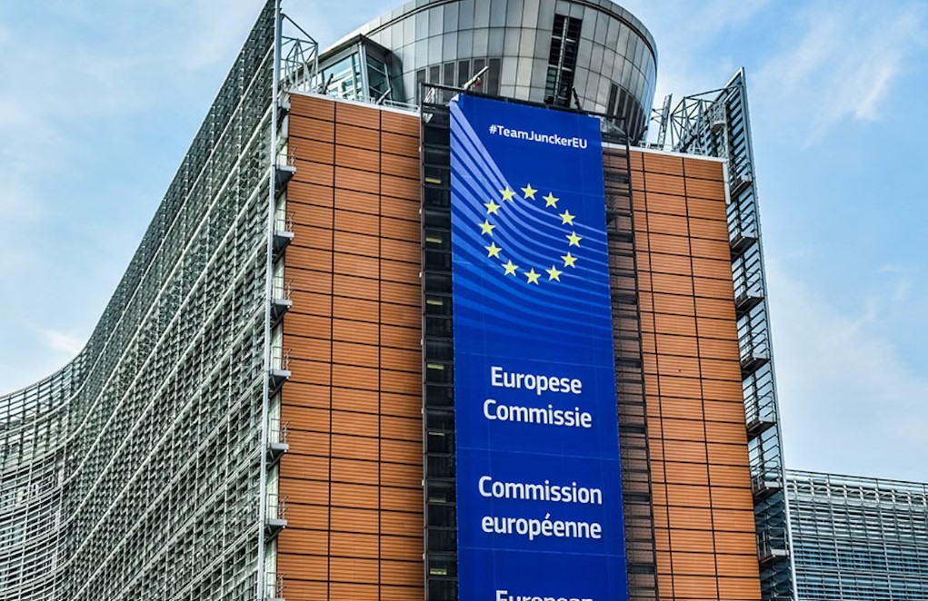Глава ЕК призвала ускорить вступление Украины в Евросоюз