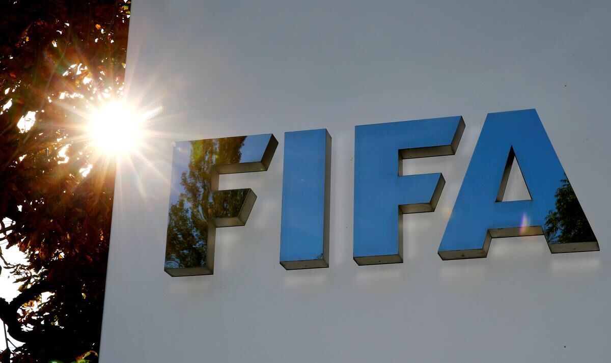 Глава ФИФА заявил о намерении ввести потолок зарплат в футболе