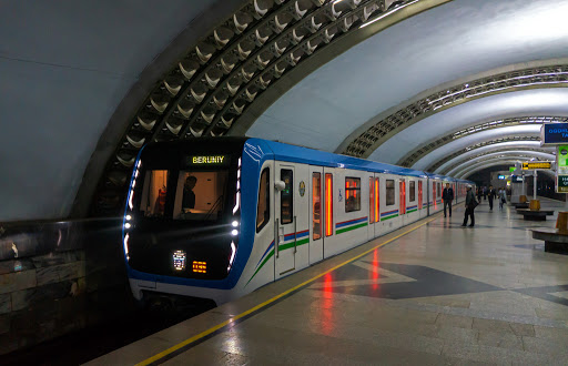 В «Тошкент метрополитени» объяснили остановку поезда на станции «Гафура Гуляма»