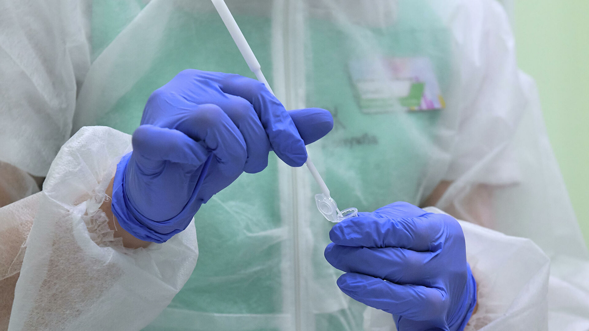 Прививка от гриппа уменьшает риск заражения коронавирусом — подробности 