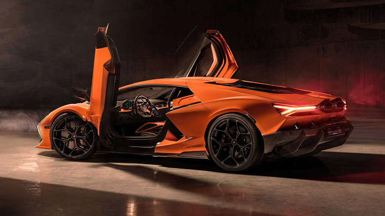 Lamborghini Revuelto - последние новости от команды Repost.uz