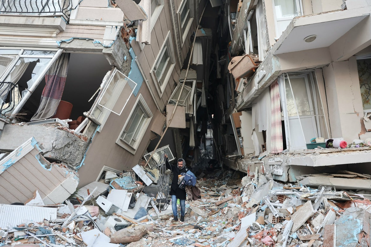 В Турции завели более 600 уголовных дел после землетрясений