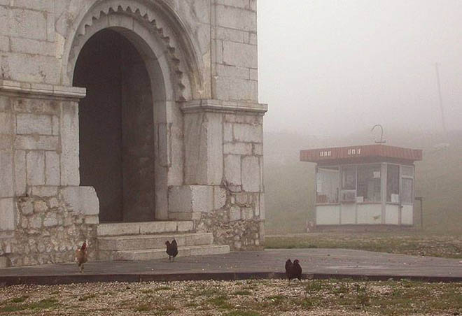 Шавкат Мирзиёев предложил Азербайджану помощь с восстановлением памятников