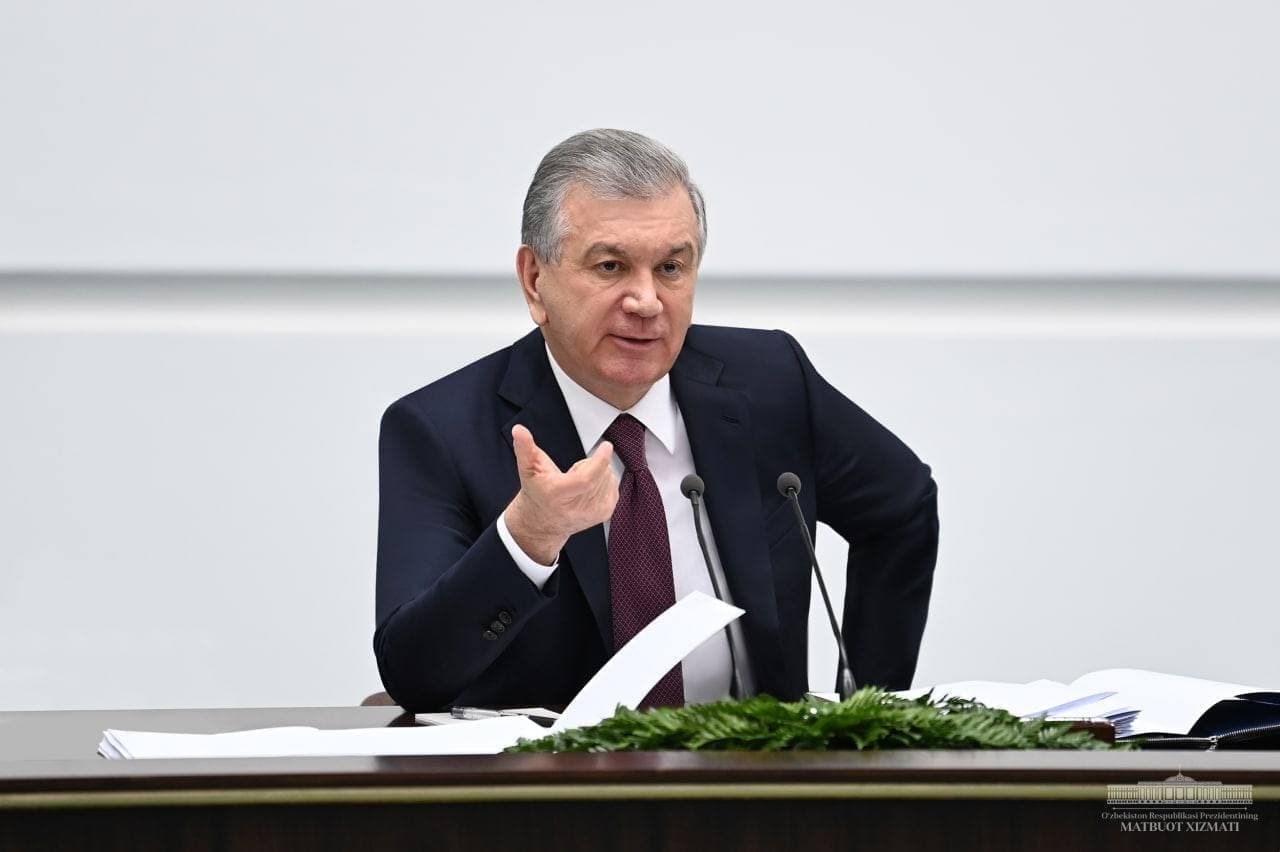 В Узбекистане 27 руководителей были уволены после выявленных недостатков в сферах обслуживания