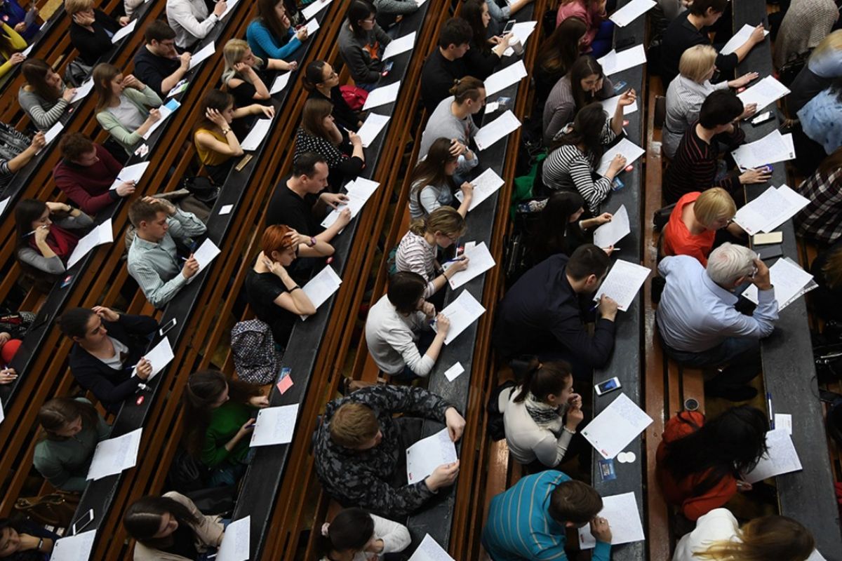 В России предложили выдворять иностранцев за фиктивное обучение