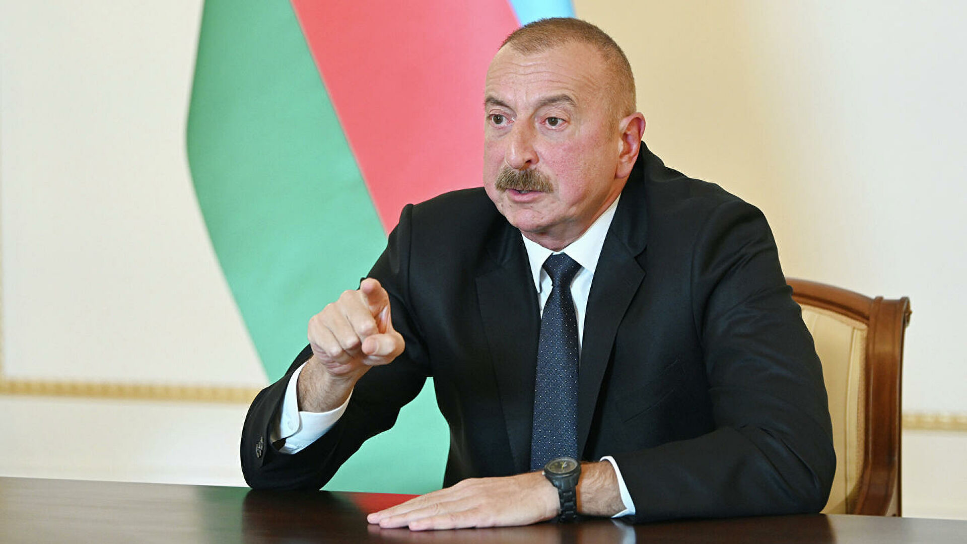 Азербайджан захотел снова согласовать прекращение огня в Карабахе