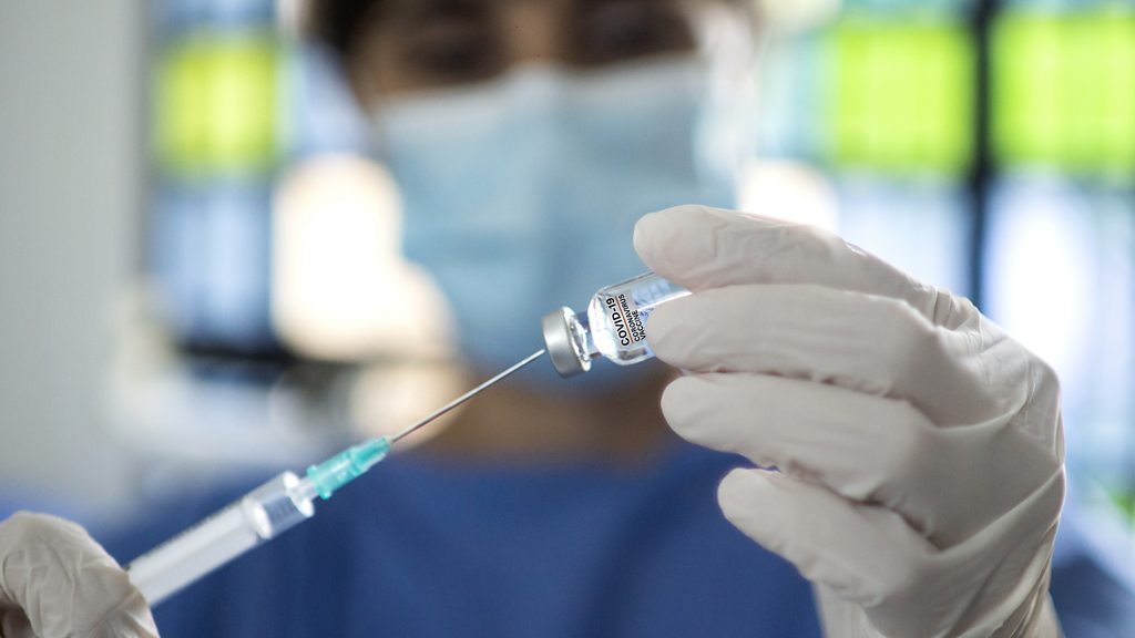 Эксперты рассказали, когда стоит вакцинироваться и какой промежуток времени может привести к «иммунному параличу»