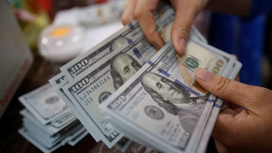 Опубликован курс валюты: доллар растет шестую неделю подряд