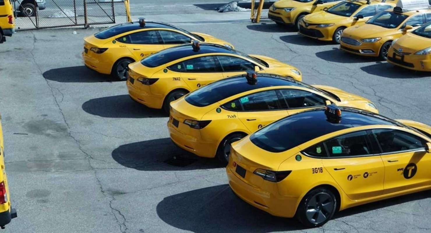 В США электромобили Tesla начали использоваться в качестве такси