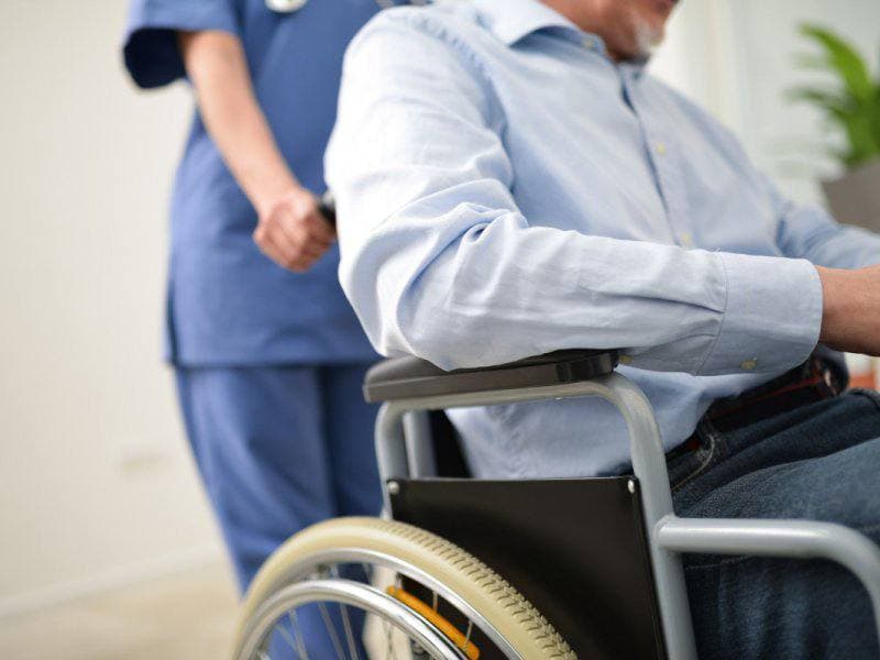 В Узбекистане здания Пенсионного фонда приспособят для обслуживания пожилых граждан и лиц с инвалидностью