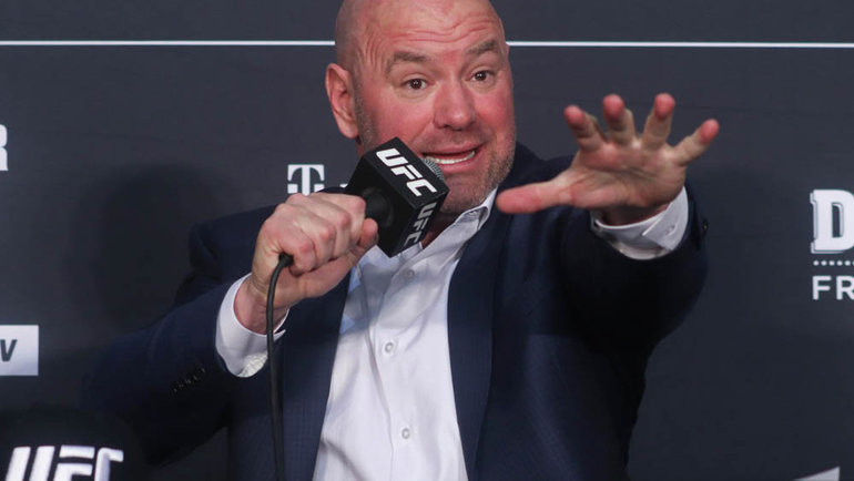 Глава UFC высказался о поединке блогера с Мейвезером
