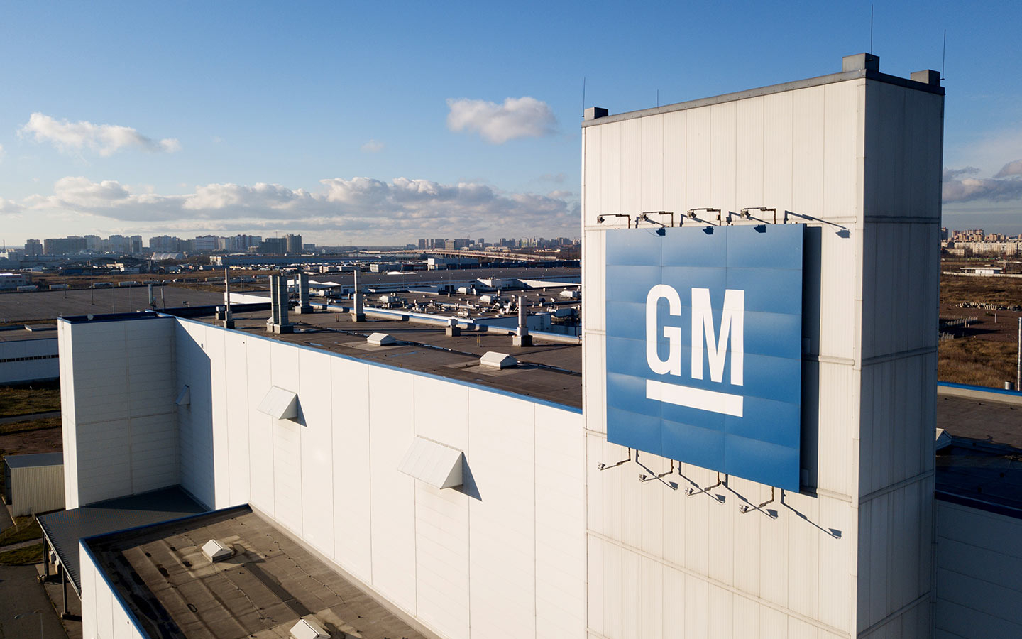 General Motors превратит два своих легендарных авто в электромобили
