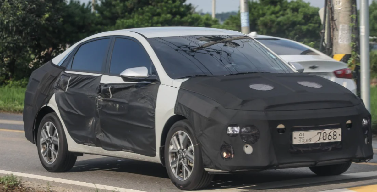 Hyundai обновляет свой седан Solaris — живые фото