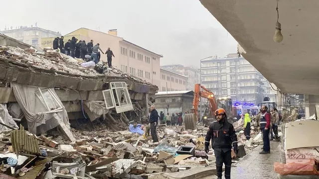 Число жертв землетрясения в Турции превысило 12 тысяч