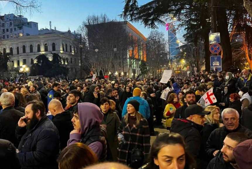 В Грузии из-за протестов отозвали законопроект об иноагентах