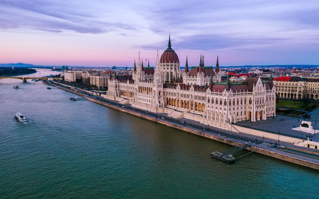 Правящая партия Венгрии бойкотировала голосование по вступлению Швеции в НАТО
