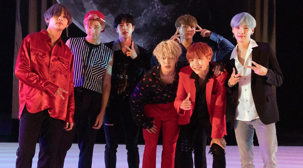Корейская группа BTS представила свой первый концертный альбом